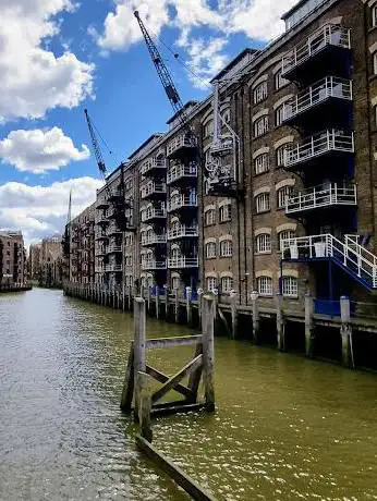 Photo de St Saviours Dock