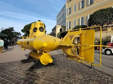 Photo de Le sous-marin jaune