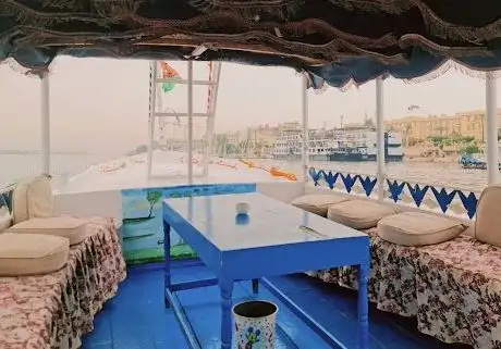 Photo de West Bank Luxor Boat booking Dahabiya Nile cruise