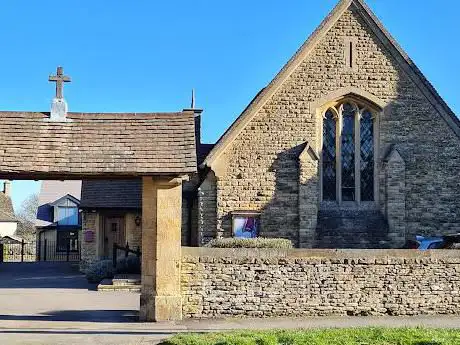 Photo de St Hugh's RC Church and St Hugh's Centre : Woodstock