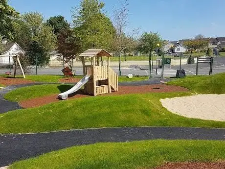 Photo de Tubbercurry playground 'Pairc Cairde'