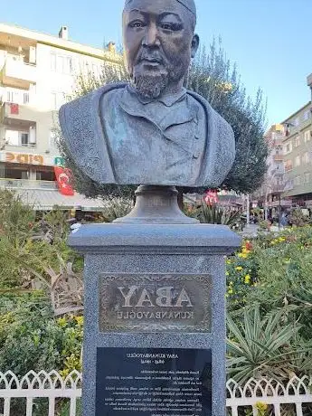 Photo de ABAY KUNANBAYOĞLU MEYDANI