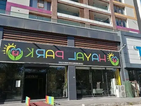 Photo de HAYAL PARK CAFE VE ÇOCUK EĞLENCE MERKEZI