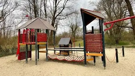 Photo de Kinderspielplatz Isarau/Tannenweg