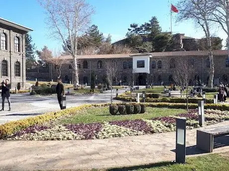 Photo de Dinlenme Ve Çocuk Park