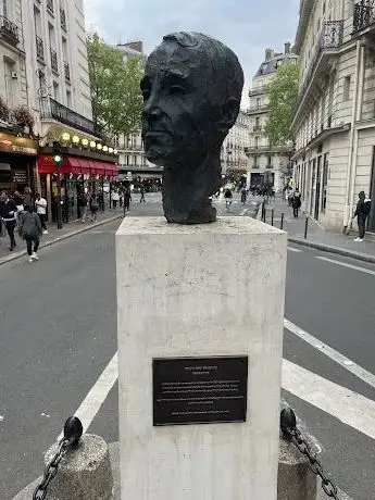 Photo de Buste de Charles Aznavour