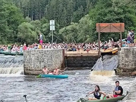 Photo de Půjčovna Lodí a Raftů Votus