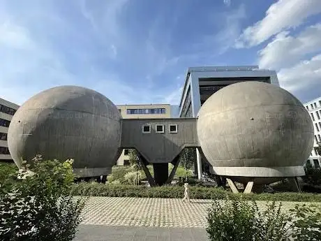 Photo de Isothermal spheric laboratories