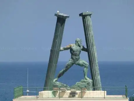 Photo de Los Hércules y la Unión del Mundo