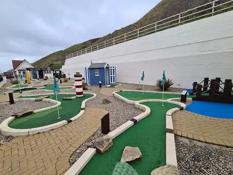 Photo de Crazy Golf