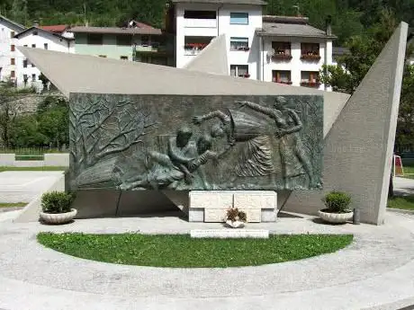 Photo de Monumento alle Portatrici Carniche / Denkmal zu den karnischen Bergträgerinnen