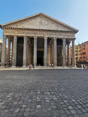 Photo de Obelisco del Pantheon