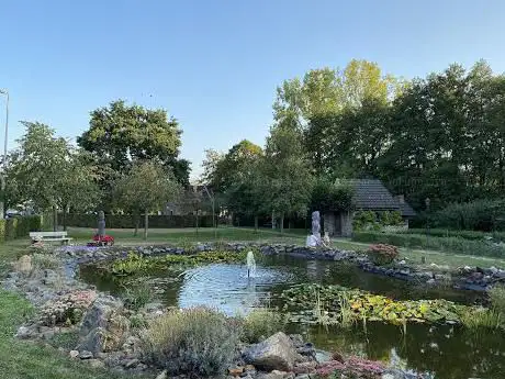 Photo de Gemeentelijk park aan â€˜t Mieleke