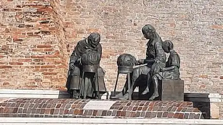 Photo de Fontana Monumento Alle Merlettaie