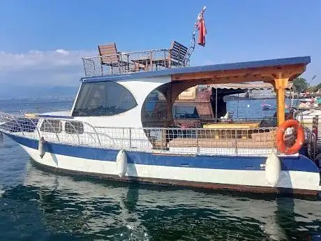 Photo de İzmit Tekne Turu ve Tekne Kiralama