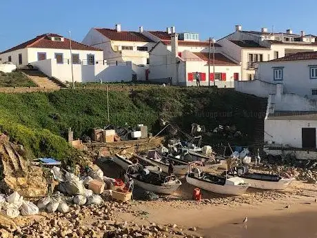 Photo de Praia dos Barcos