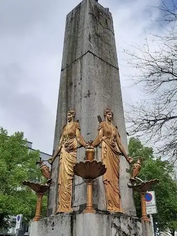 Photo de Hotmannspief (Brunnen)
