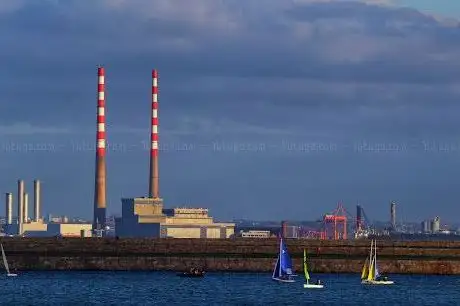 Photo de Poolbeg Chimneys