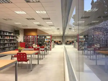 Photo de Biblioteca Pública Municipal i Centre d'informació Juvenil de Tibi