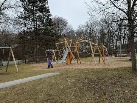 Photo de Spielplatz an der Feuerwehr