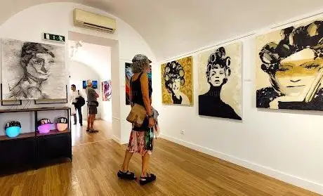 Photo de Lu Mourelle Art Gallery