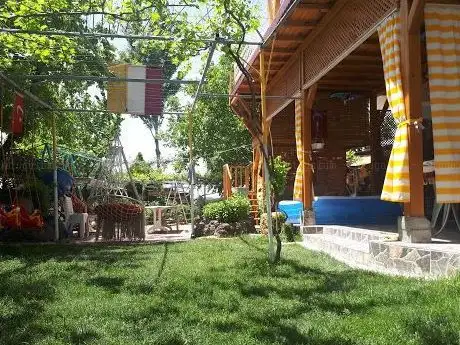 Photo de Rahmanın kulunun Bahçesi