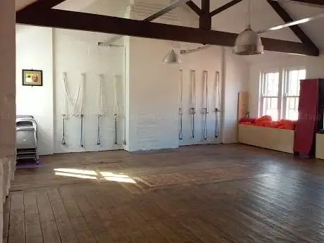 Photo de ZagYoga Iyengar Studio