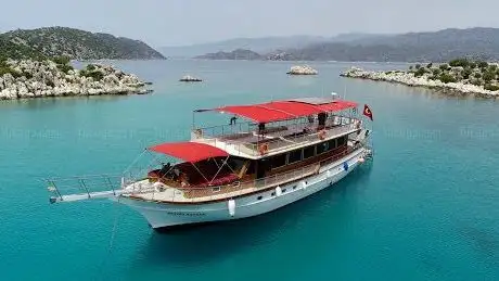 Photo de Larsoy Travel & Tourism Office || ⛵️ Kekova Boat Tour || 🚙 Rent a Car || 🛵 Rent a Motorbike || ⛴️ Meis Ferry Ticket ||