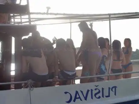 Photo de Three island tour Trogir Plišivac