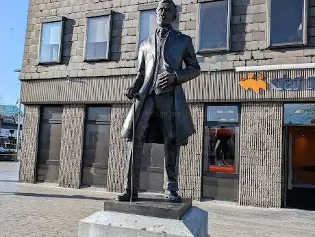 Photo de John Devoy Memorial Statue