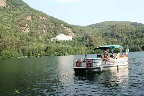 Photo de Lago Piccolo imbarcazioni