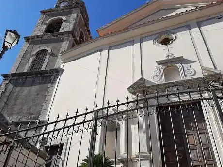 Photo de Church of Saints Peter and Paul