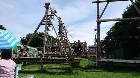 Photo de Dumps Adventure Playground