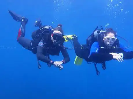 Photo de ANGELS OF THE SEA