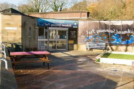 Photo de Richmond Swimming Pool