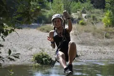 Photo de Entertainment Adventure Camp