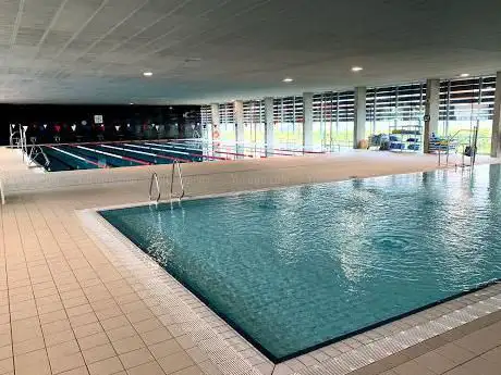 Photo de Piscina Municipal Manlleu