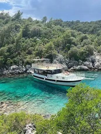 Photo de Pegasus Private Boat Trip