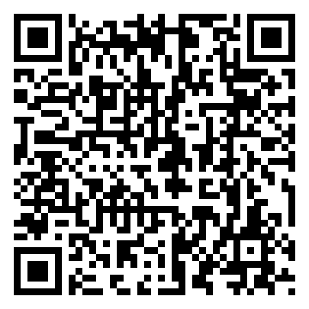 QR Code de con mesas y bancos de madera Ecological Park