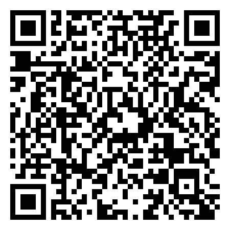 QR Code de Petit coin près les arbres avec tables